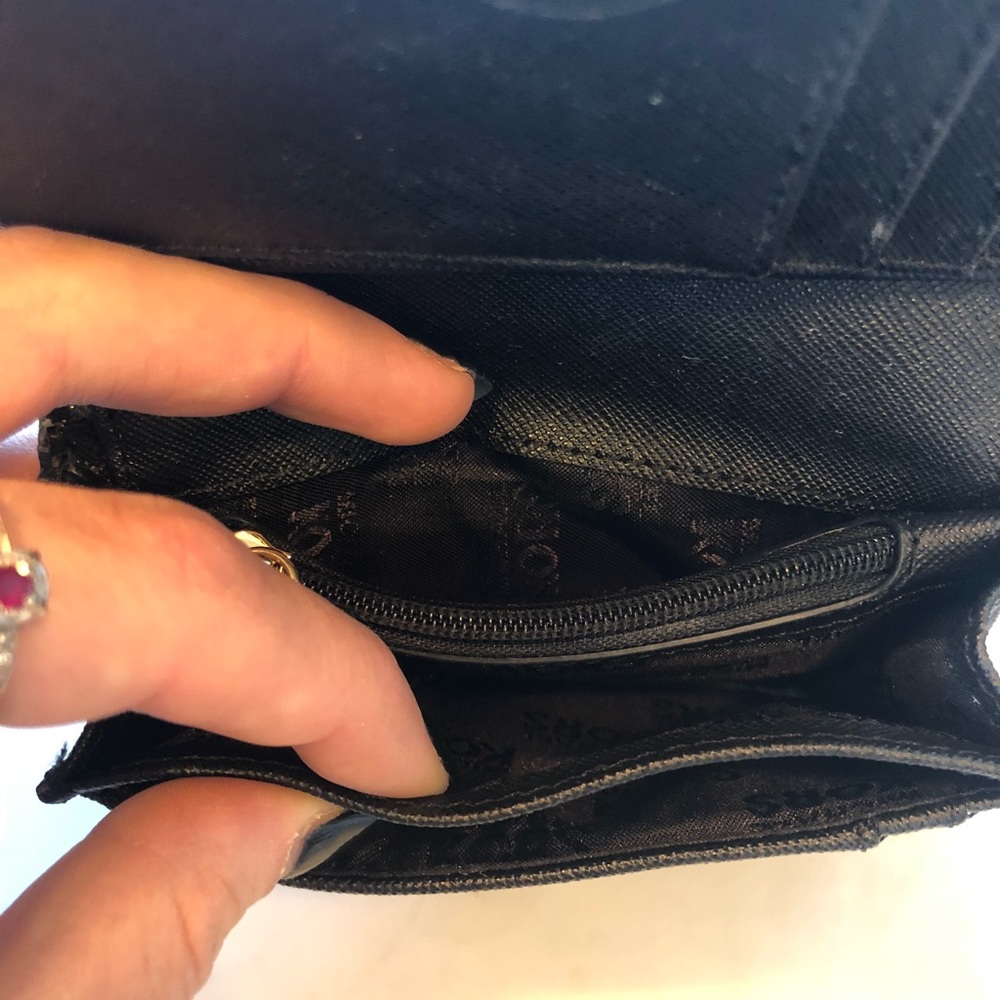 Michael Kors Wallet - Picture 4 of 6